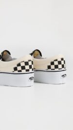 Vans Unisex-Adult Classic Slip on - Image 3