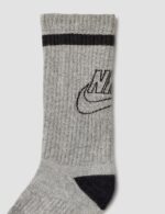 Nike unisex-child Everyday Cushioned Crew Socks (6 Pairs) - Image 3