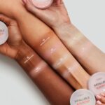 L'Oreal Paris Infallible Blur-fection Longwear Loose Setting Powder, Blurring Face Powder With Up to 24HRs of Wear, Brightening Light Pink, 1 Kit - Image 5