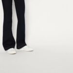 Amazon Essentials Women's Low Top Classic Sneakers - Image 3