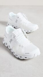 On Women's Cloud 5 Sneakers - Image 4
