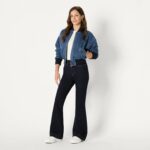 Amazon Essentials Women's Low Top Classic Sneakers - Image 2