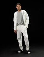 Nike Men's Sportswear Club T-Shirt - Image 7