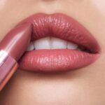 Charlotte Tilbury K.I.S.S.I.N.G Lipstick - Moisturizing & Hydrating Lipstick with Light-Diffusing Pigments for a Luminous Finish & Fuller-Looking Lips - Image 6
