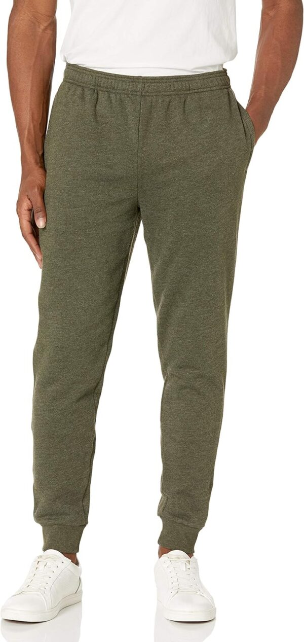Amazon Essentials Men's Relaxed Joggers Sweatpants, Fleece, Comfortable Fit