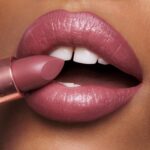 Charlotte Tilbury K.I.S.S.I.N.G Lipstick - Moisturizing & Hydrating Lipstick with Light-Diffusing Pigments for a Luminous Finish & Fuller-Looking Lips - Image 5