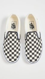 Vans Women's UA Classic Slip-On Sneakers - Image 5